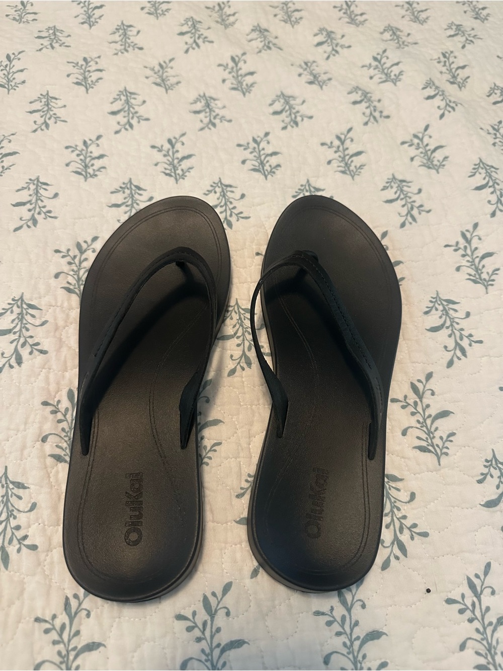 Olukai Women’s Black Flip Flop Sandals